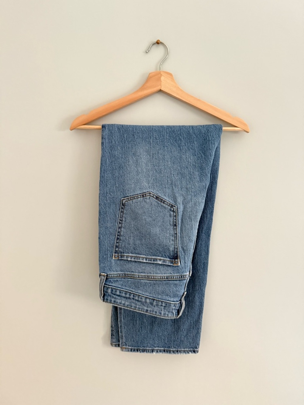 Old Navy High-Waisted Jeans - Picture 3 of 10